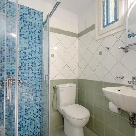 Crystal Naxos 2 At * Mikri Vigla