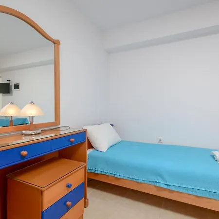 Crystal Naxos 2 At *